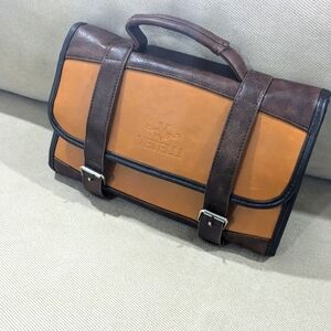 New- Vetelli Hanging leather toiletry Bag